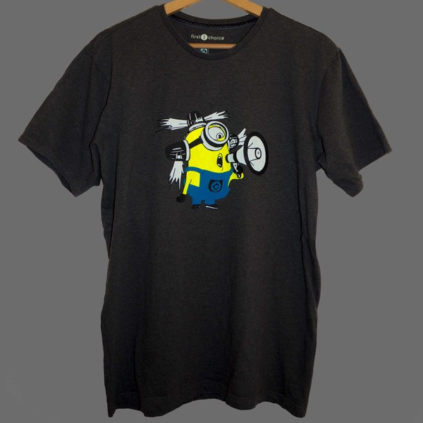 2015-04-17 Bee Doo auf grau GRAU