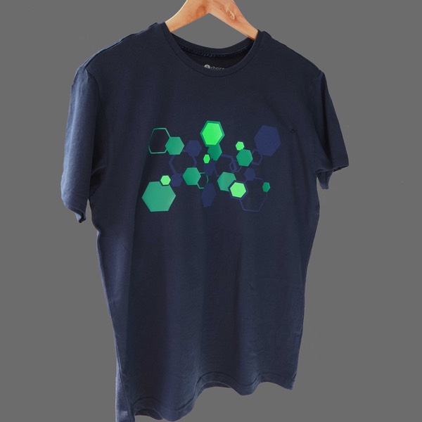 2015-05-17 Hexagon grün und blau auf dunkelblau t-sp GRAU